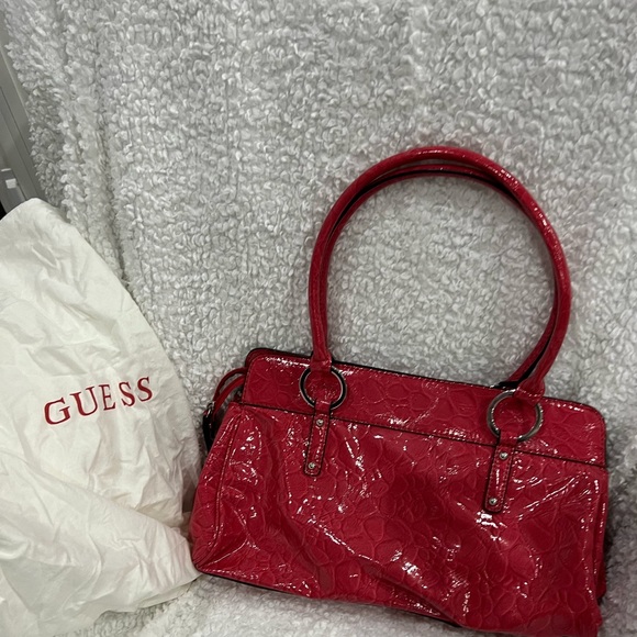 Guess purse - Picture 2 of 3